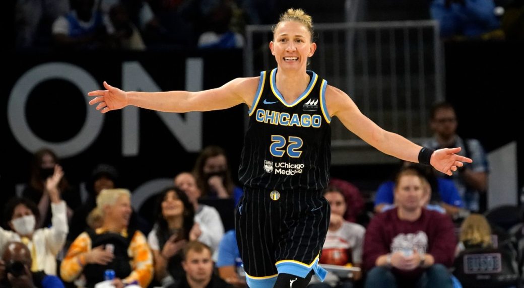 Courtney Vandersloot latest star to join Liberty in busy offseason