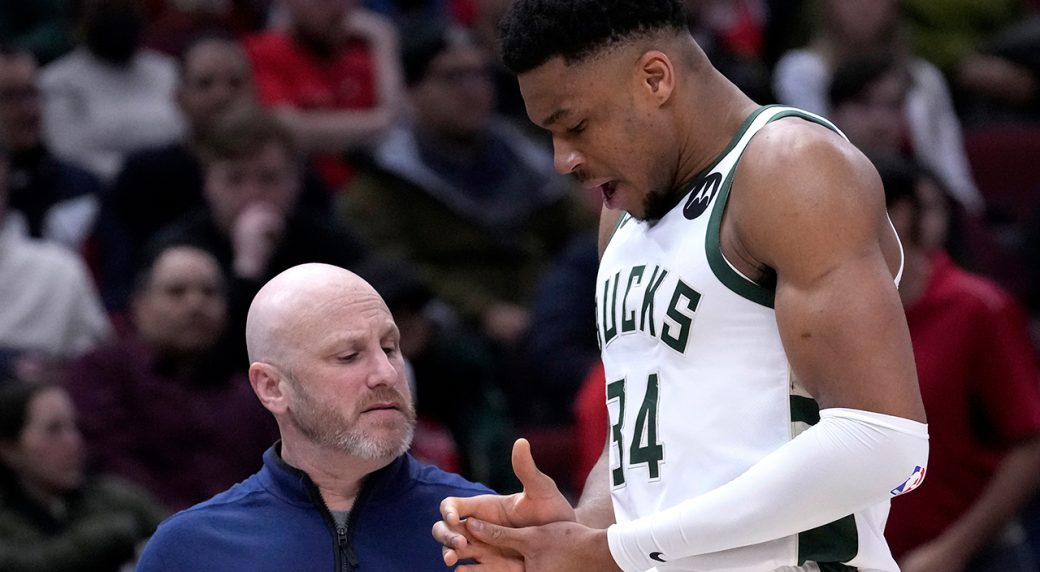 What's wrong with the Bucks? Giannis Antetokounmpo didn't hold back.