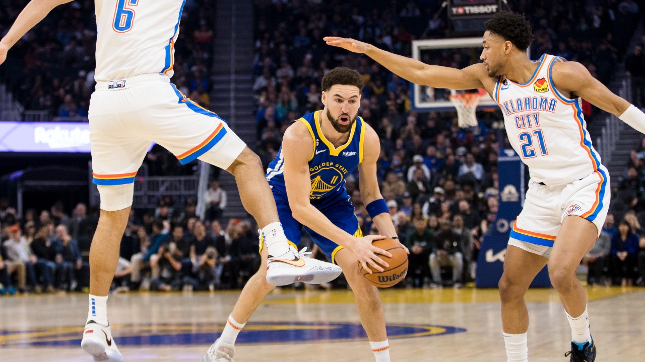 Klay Thompson drills 12 threes, has 42 points in Warriors win over Thunder