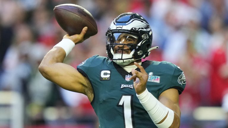 Philadelphia Eagles quarterback Jalen Hurts (1) passes during the first half of the NFL Super Bowl 57 football game between the Kansas City Chiefs and the Philadelphia Eagles, Sunday, Feb. 12, 2023, in Glendale, Ariz. (AP)