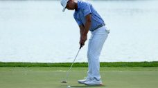 Suh leads, Kirk fires a 62 in second round of Honda Classic