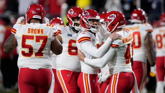 Chiefs' Travis Kelce tops big brother on Super Bowl stage