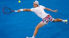 Shapovalov survives shaky start at Mexican Open