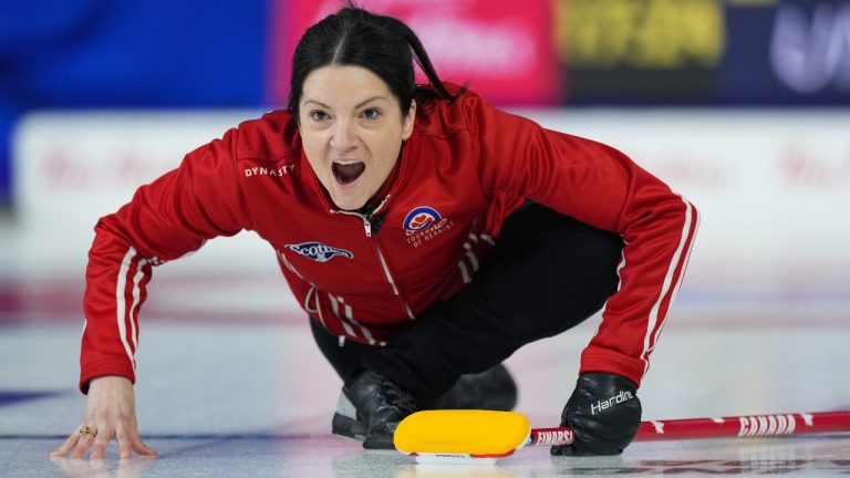 Team Canada skip Kerri Einarson calls out to the sweepers while playing Alberta at the Scotties Tournament of Hearts, in Kamloops, B.C., on Thursday, February 23, 2023. (Darryl Dyck/CP)