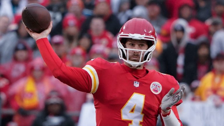 Kansas City Chiefs quarterback Chad Henne (4) passes against the Jacksonville Jaguars during the first half of an NFL divisional round playoff football game, Saturday, Jan. 21, 2023, in Kansas City, Mo. (Ed Zurga/AP)