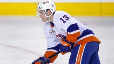 Islanders&#8217; Barzal suffers lower-body injury against Bruins