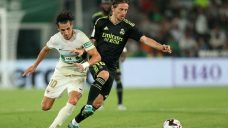 Elche gets first win in Spanish league in 20th game