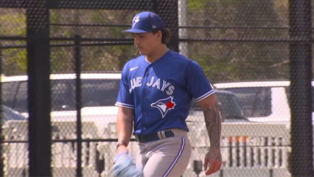 Feeling 'very welcomed,' Blue Jays' Springer settles in with spring debut