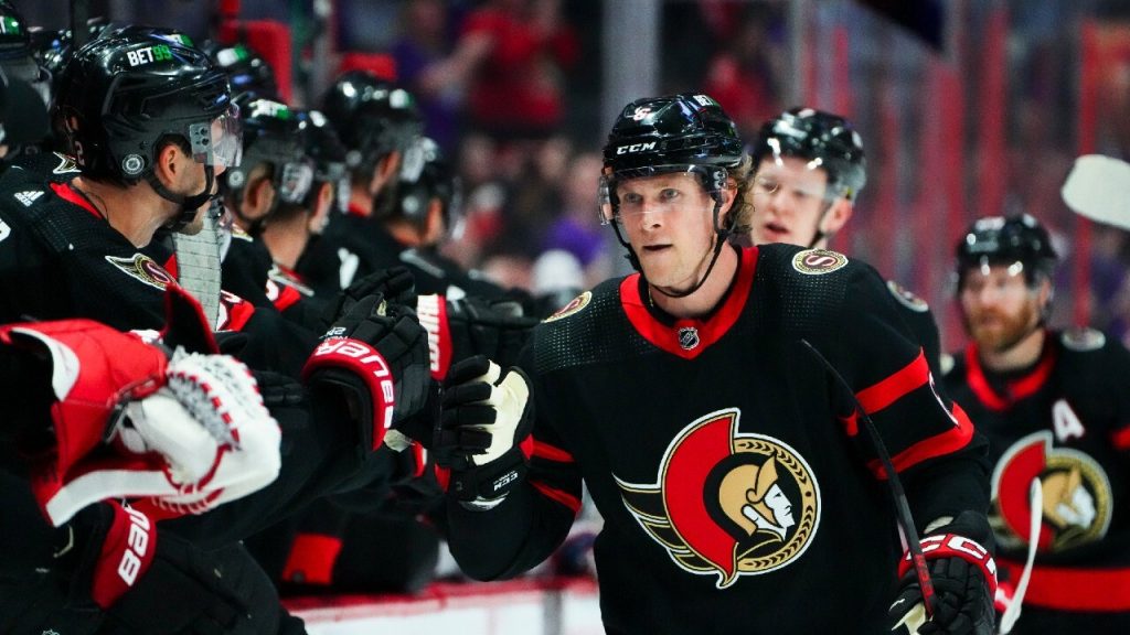 Batherson scores twice in 53 seconds, Sens beat Maple Leafs - The