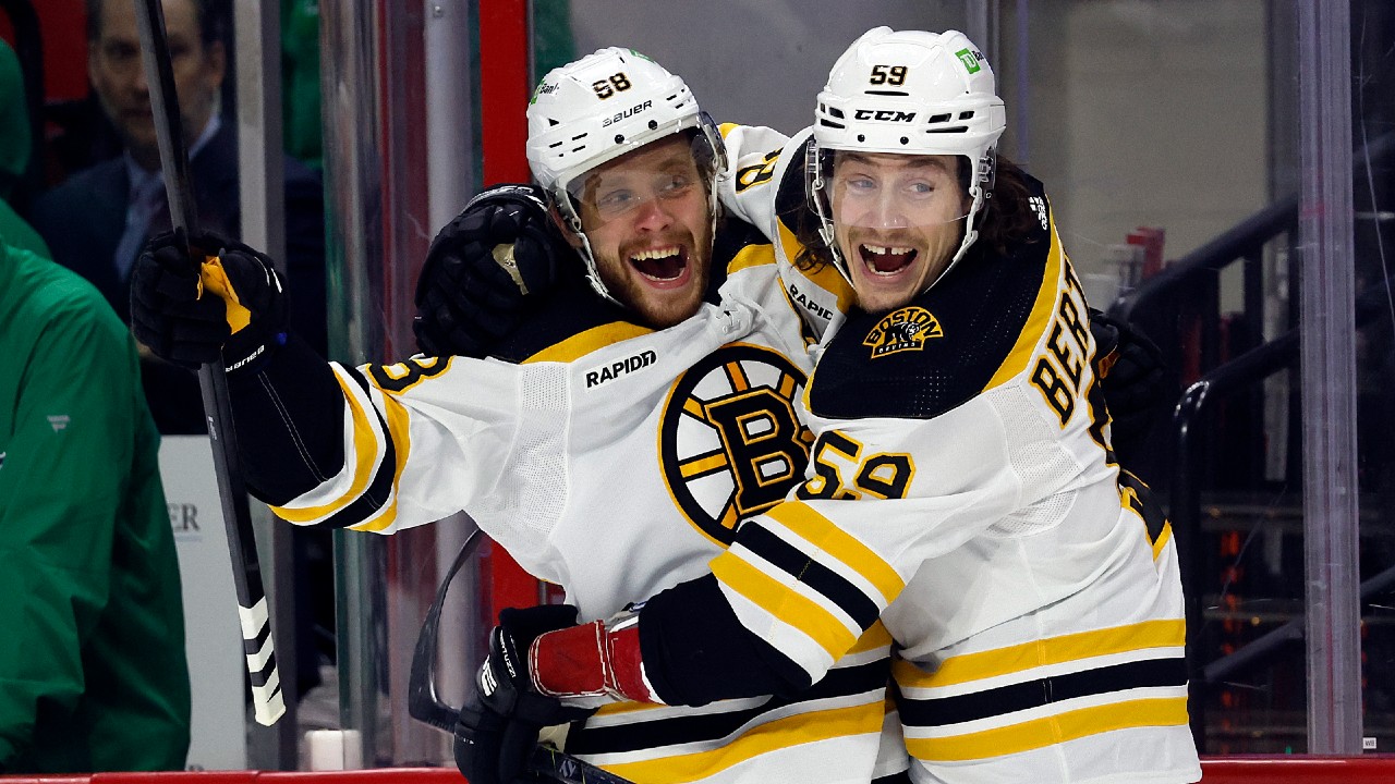Bruins reach 133 points to break NHL's all-time record with win