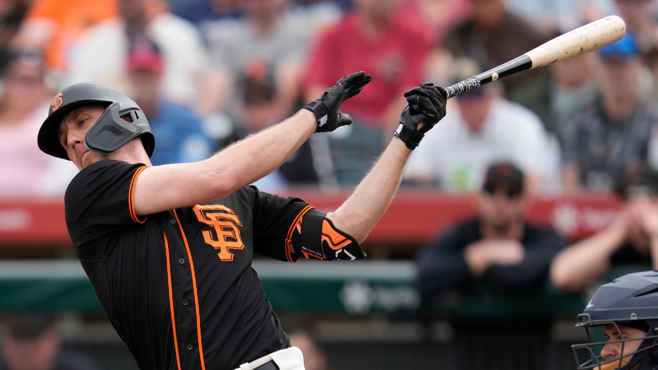 SF Giants News: Outfield Mitch Haniger dealing with oblique strain