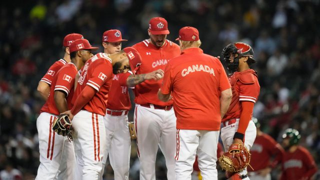 Mets closer Edwin Díaz suffers knee injury while celebrating World Baseball  Classic win