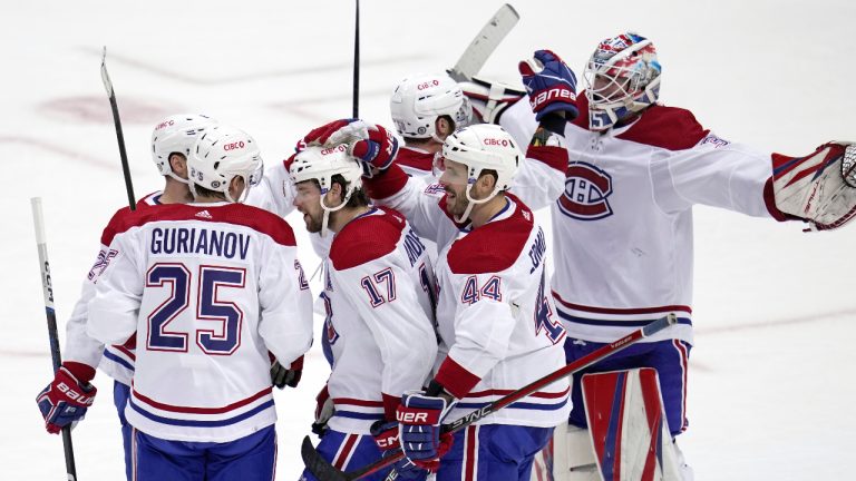 Canadiens' Josh Anderson (17) is congratulated after scoring an empty-net goal against the Pittsburgh Penguins during the third period of an NHL hockey game in Pittsburgh, Tuesday, March 14, 2023. (Gene J. Puskar/AP)