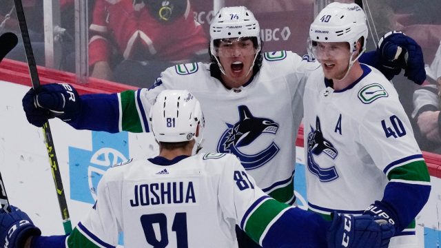 The Stanchies: Bogilny scores again, and Elias Pettersson continues to do  it all for the Canucks - CanucksArmy