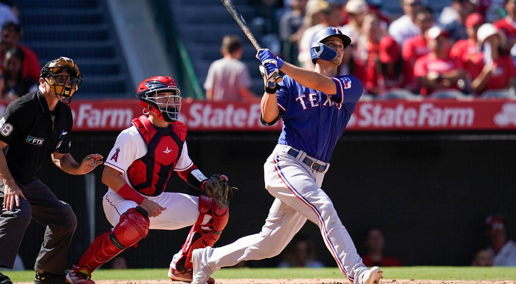 Rangers' Corey Seager out at least four weeks with hamstring strain