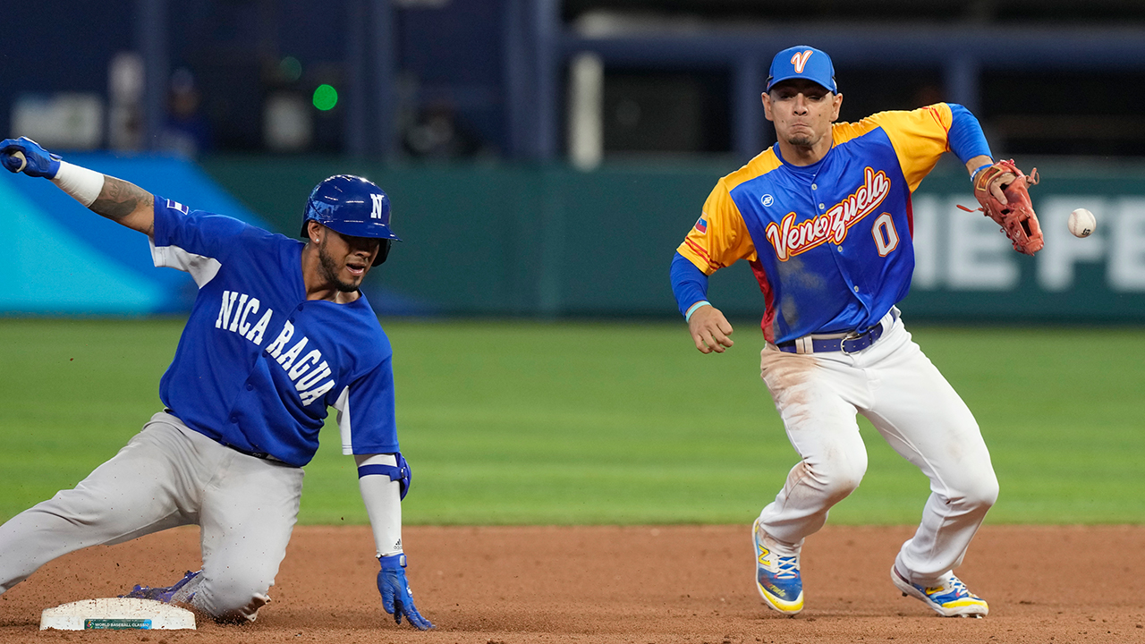 Baseball fans stunned as Venezuela shocks World Baseball Classic favorite  Dominican Republic in tournament opener: This is the Dominican superteam?