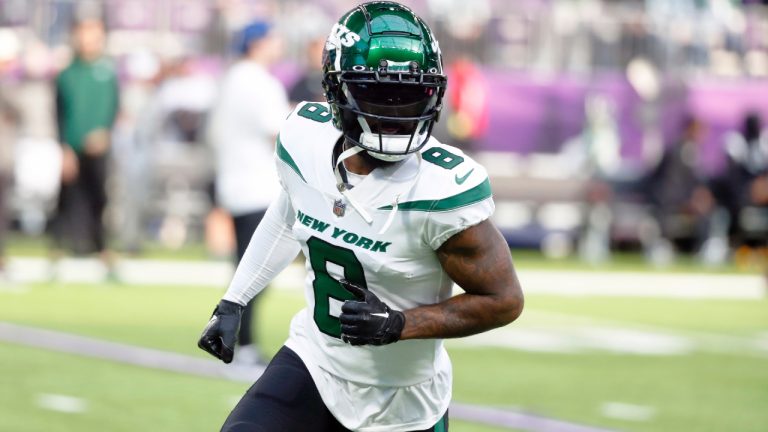 New York Jets wide receiver Elijah Moore (8) warms up before an NFL football game against the Minnesota Vikings, Sunday, Dec. 4, 2022, in Minneapolis. Adding a target for quarterback Deshaun Watson, the Cleveland Browns have acquired wide receiver Elijah Moore in a trade from the New York Jets, a person familiar with the deal told The Associated Press on Wednesday, March 22, 2023. (Bruce Kluckhohn/AP)