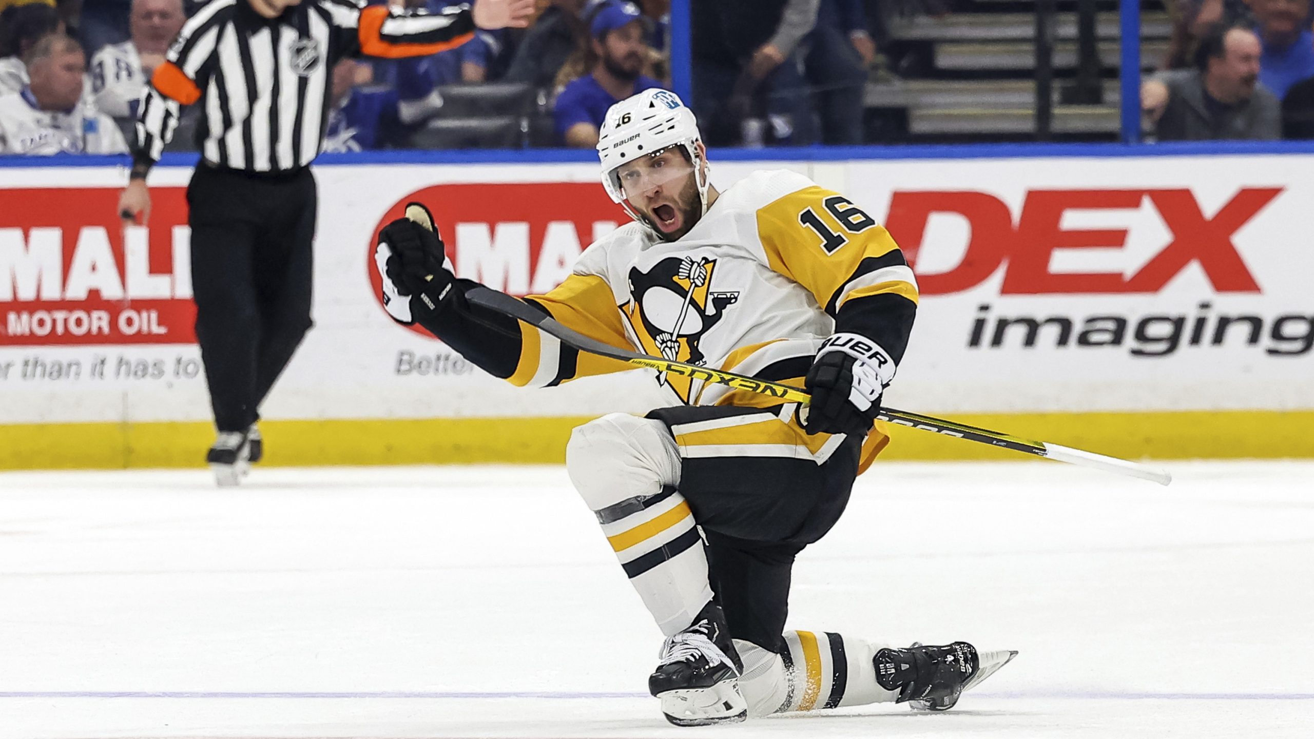 Jason Zucker's late goal leads Pittsburgh Penguins over Nashville Predators