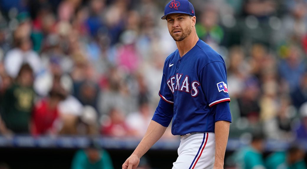 Jacob deGrom introduced by Rangers