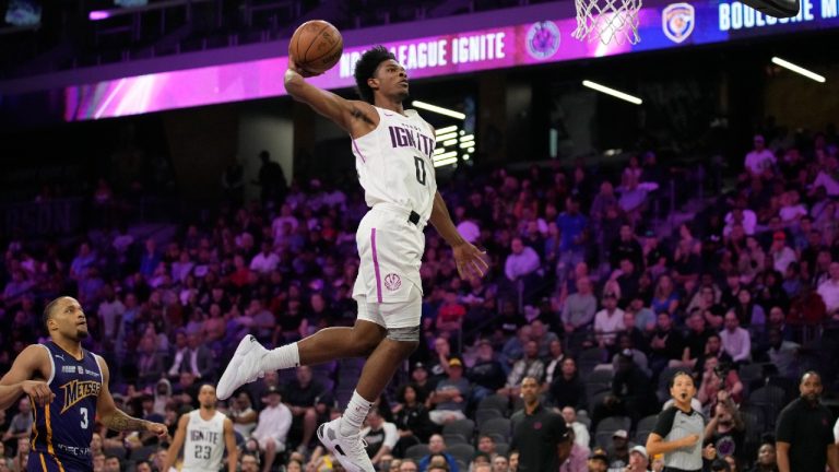 NBA G League Ignite's Scoot Henderson dunks against the Boulogne-Levallois Metropolitans 92 during the first half of an exhibition basketball game Tuesday, Oct. 4, 2022, in Henderson, Nev. (John Locher/AP)