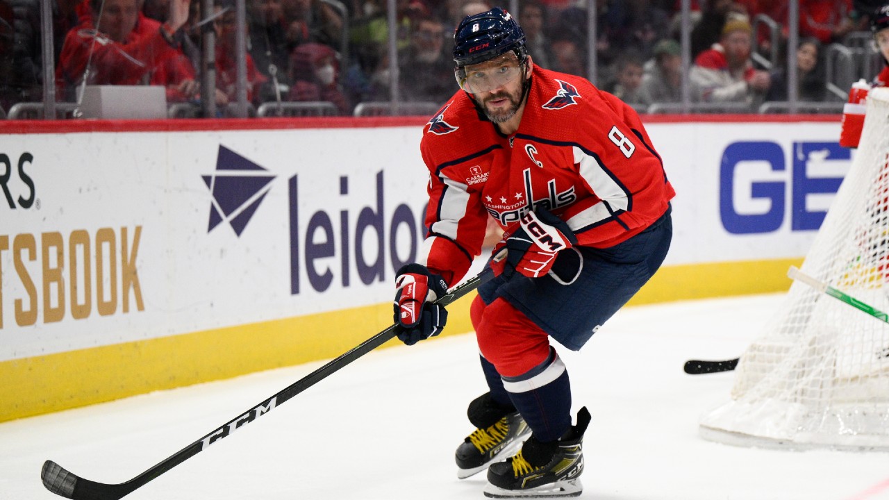 Capitals' Alex Ovechkin breaks Wayne Gretzky record with 403rd