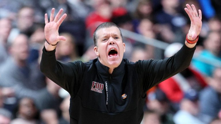 Head coach Tobin Anderson of the Fairleigh Dickinson Knights reacts against the Florida Atlantic Owls during the first half in the second round game of the NCAA Men's Basketball Tournament at Nationwide Arena on March 19, 2023 in Columbus, Ohio. (Andy Lyons/Getty Images)