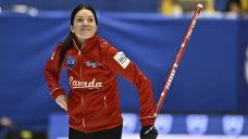 Canada&#8217;s Einarson beats Italy and Scotland, improves to 4-1 at women&#8217;s curling worlds