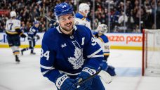 Matthews positions himself to be greatest Maple Leaf of all time with savvy extension