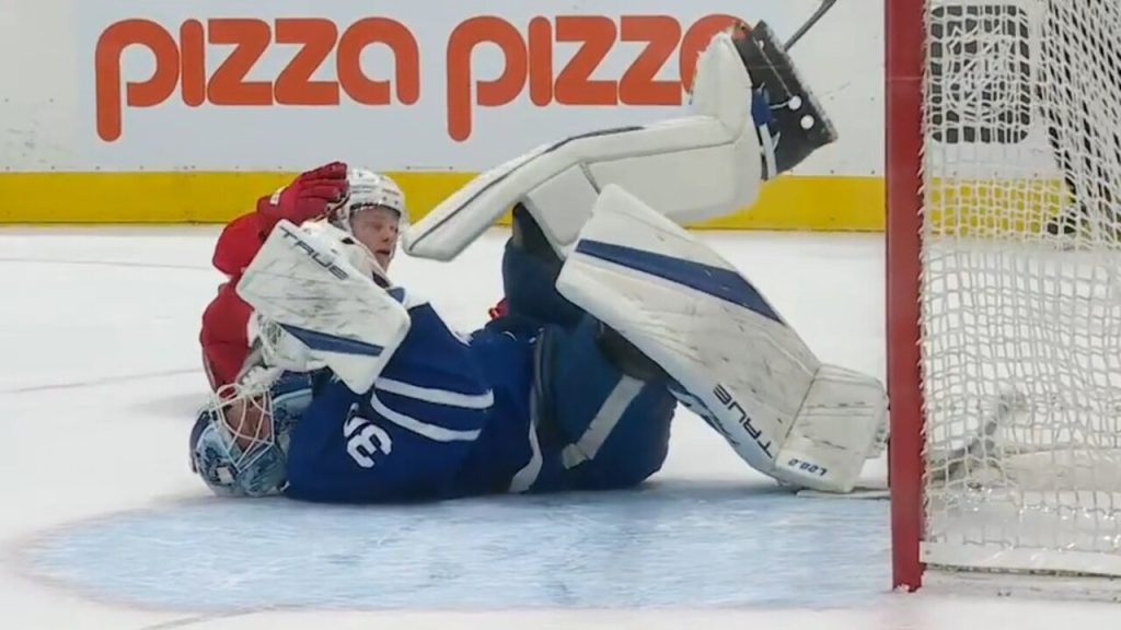 RECAP: Larkin's 'special' hat trick leads Red Wings past Maple Leafs, 5-2