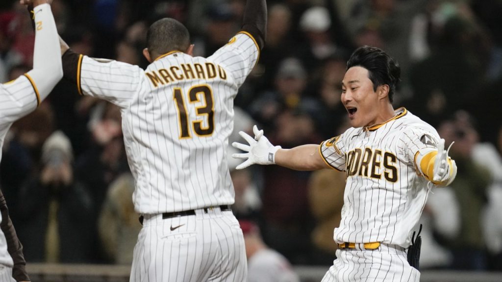 Ha-Seong Kim's big night at the plate fuels Padres' victory over Marlins -  Ha-Seong Kim News