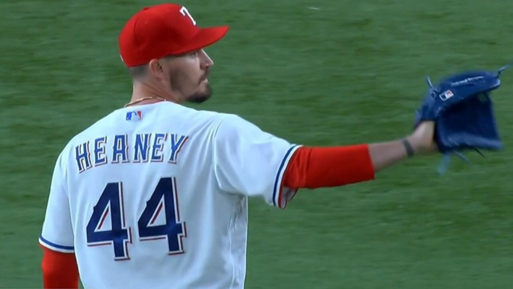 Fernandez shows quick reflexes to grab liner 