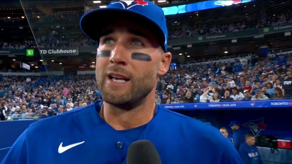 Kevin Kiermaier surprises young Blue Jays fan with gloves! 