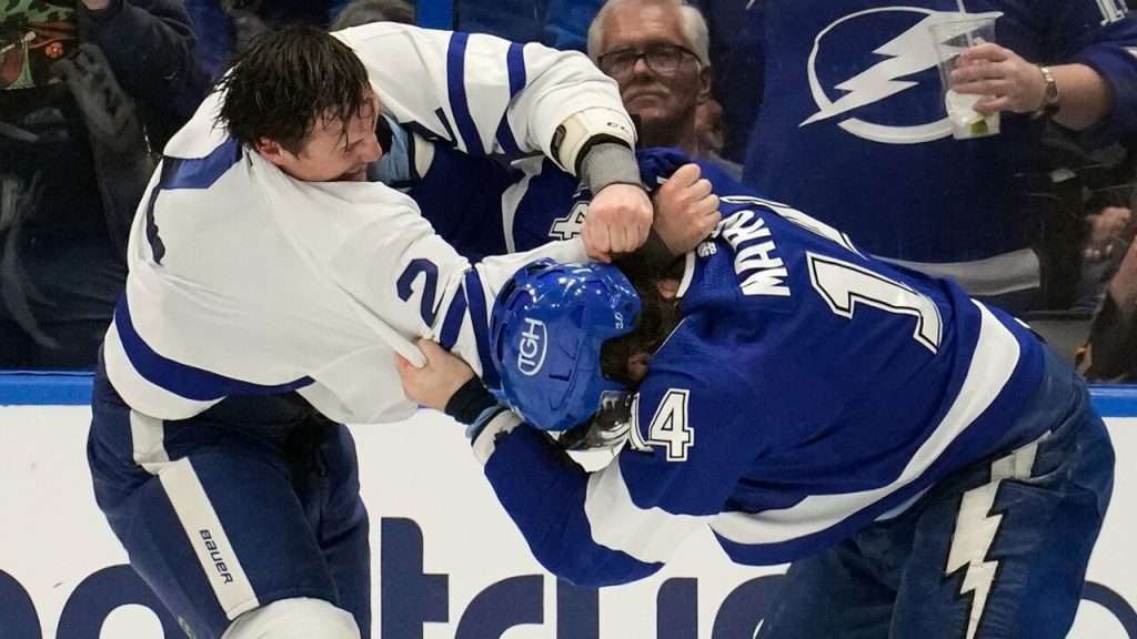 Lightning storm back to edge Leafs in possible playoff preview