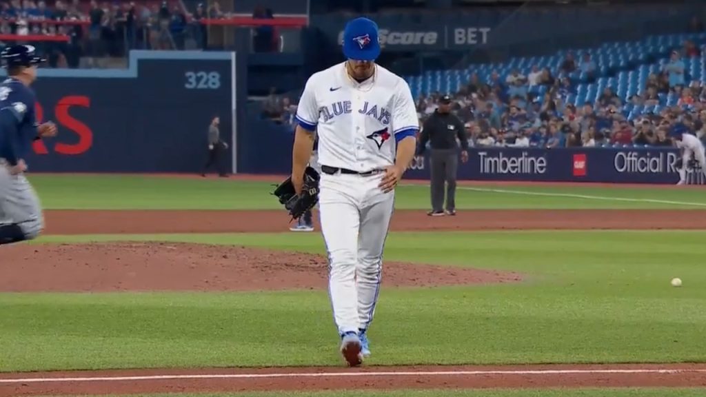 Fans outraged after Blue Jays pull Jose Berrios from Game 2 in 4th inning