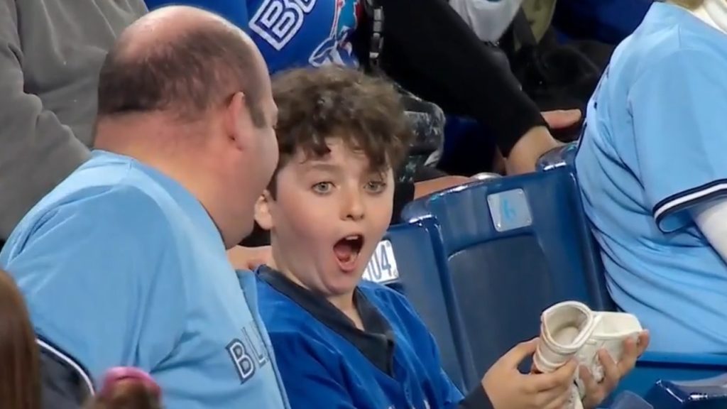 Young Blue Jays fan ecstatic with gift from Kevin Kiermaier