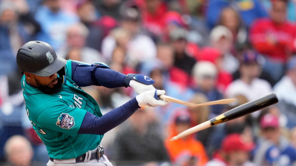 Lourdes Gurriel Jr.'s RBI double, 03/22/2022