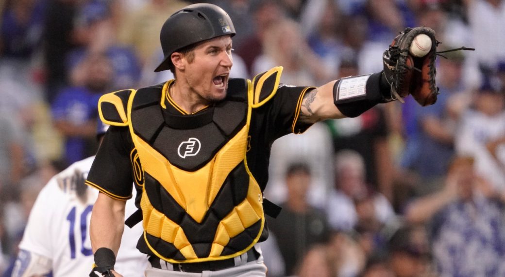 Blue Jays complete trade with Pirates for catcher Tyler Heineman