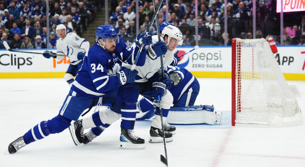 Point scores twice, Lightning embarrass Maple Leafs in Game 1