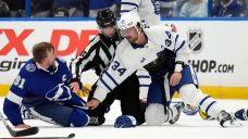 Maple Leafs&#8217; Keefe: Lightning &#8216;manipulated&#8217; refs with Auston Matthews&#8217; first fight