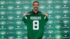 AP Source: Aaron Rodgers takes pay cut, signs two-year, $75M deal with Jets