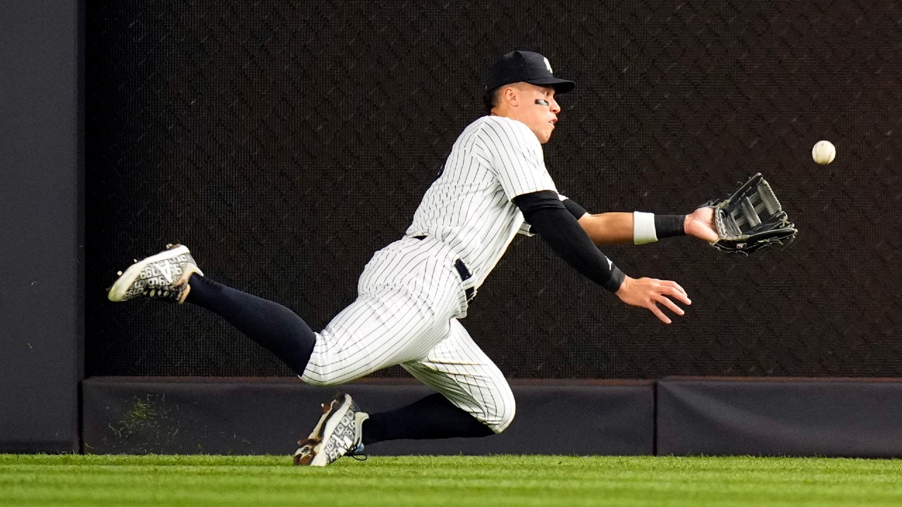 Aaron Judge fields throws at first base at Yankees spring training