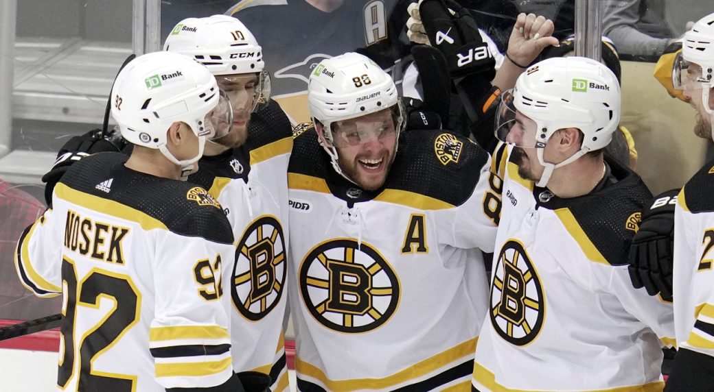 Bruins break NHL singleseason win record with 63rd victory BVM Sports