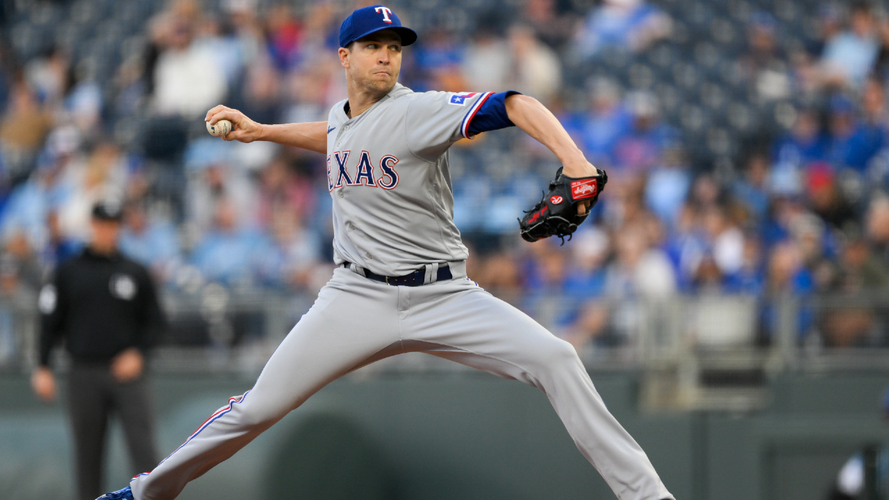 Jacob deGrom injury update: Rangers ace exits with wrist soreness