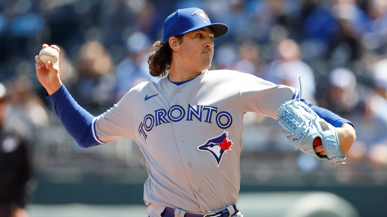 In matchup of aces, Blue Jays' Manoah out-pitches Greinke by just