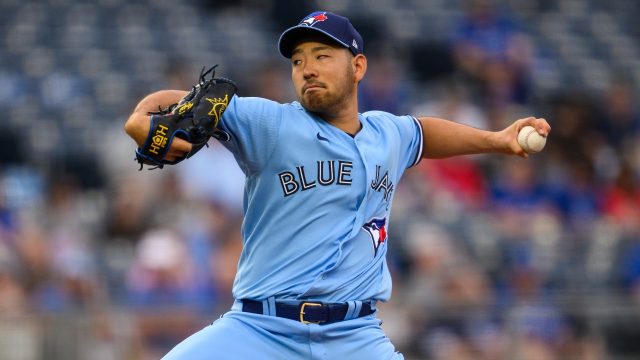 Alek Manoah looks sharp in victorious return to Blue Jays rotation