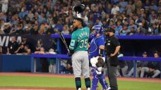 Mariners&#8217; Teoscar Hernandez feels the love in return to Toronto vs. Blue Jays