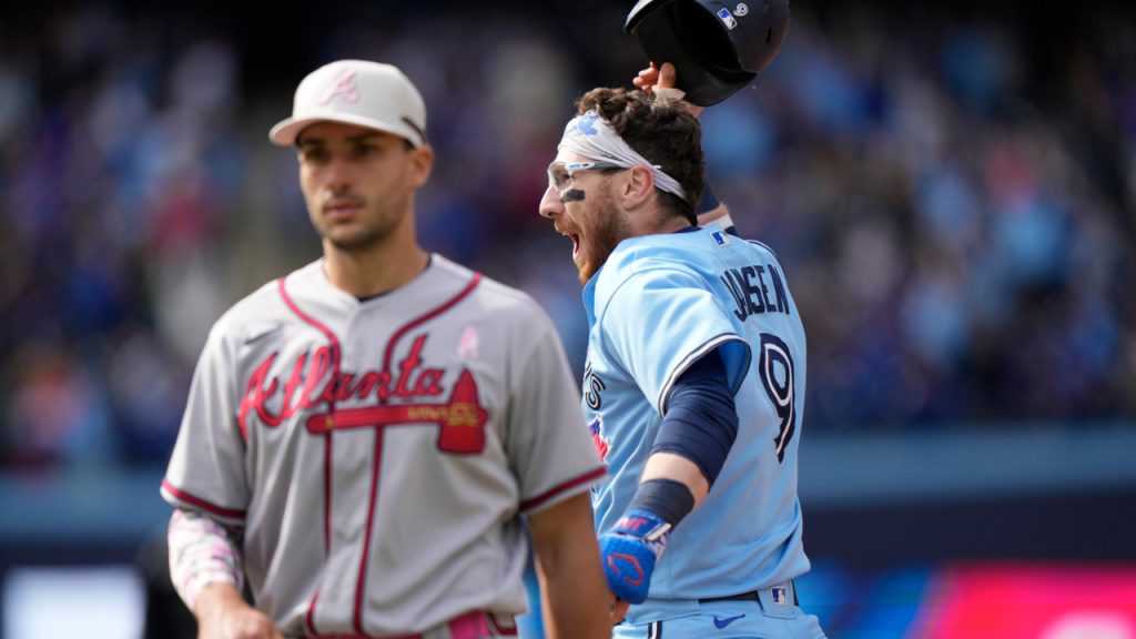 Danny Jansen's walk-off single caps Jays comeback as they sweep Atlanta -  The Globe and Mail