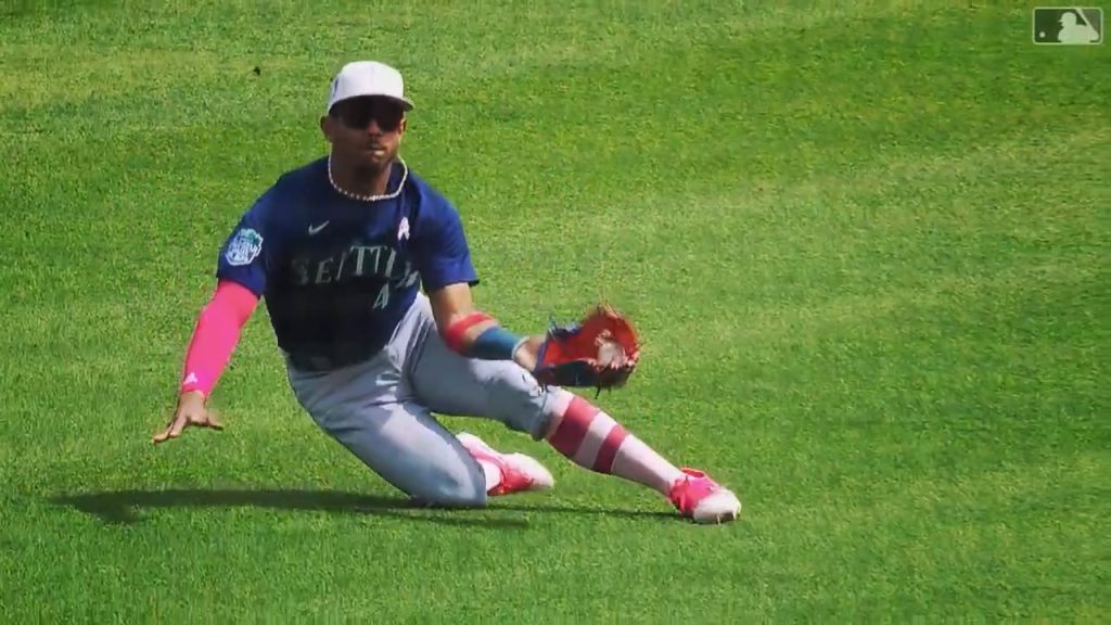 Blue Jays' Kiermaier prioritizing AL East, playing on grass in