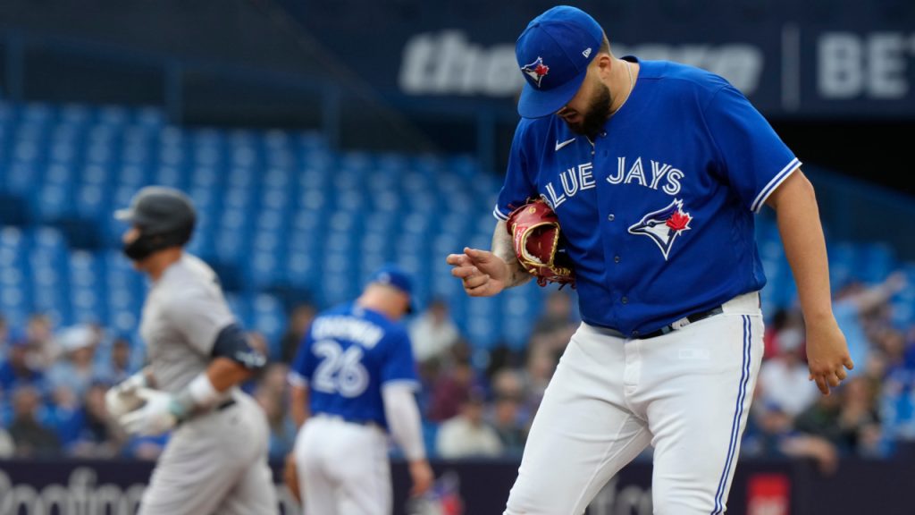 Blue Jays Bichette thinks Astros players should pay for sign-stealing  scandal