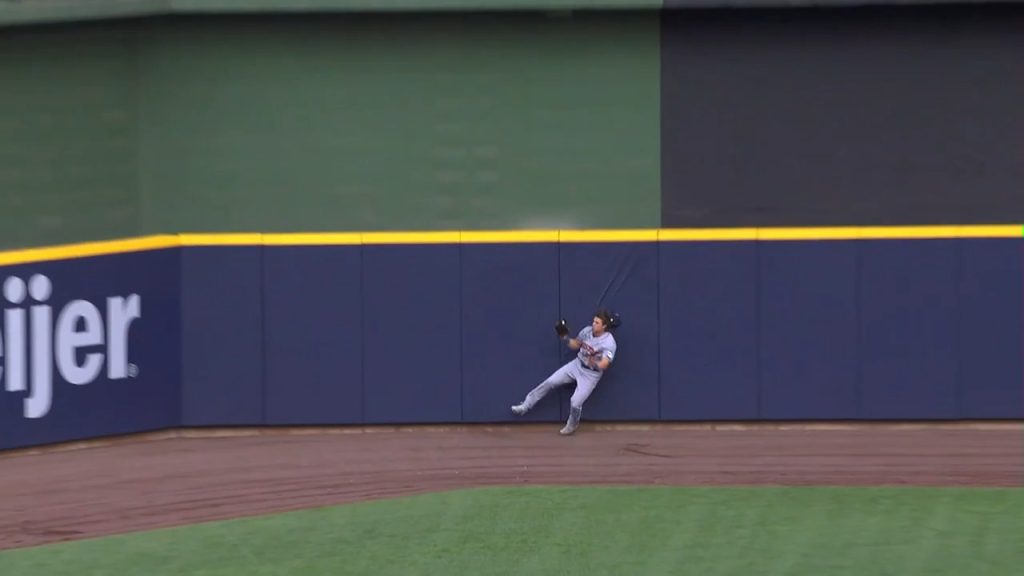 Astros' Jake Meyers leaves Game 4 with injury after attempted leaping catch